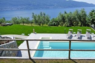 Apartment in Tignale with Lake Garda Views Apartment in Tignale