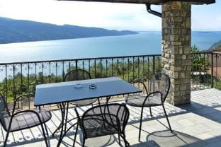 Apartment in Tignale with Lake Garda Views Apartment in Tignale