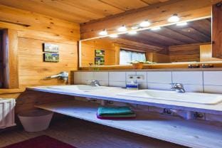 Chalet in Eben with Panoramic Mountain Views Vacation rental in Salzburgerland
