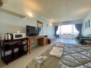 Sea Breeze Hideaway Apartment in Hua Hin District
