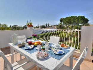 Nice Apartment with Pool Apartment in Fontane Bianche