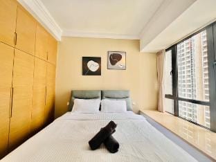 Poolside 2 BR Paradise at R&F Apartment in Johor Bahru