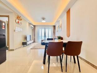 Stunning Sea View 2BR @ R&F Apartment in Johor Bahru