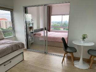 Cosy Deluxe 2 minutes from ISB Apartment in Bangkok