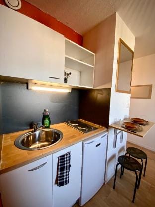 Splendide studio Moderne - Proche centre - Laverie Vacation rental in Nimes