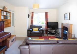 Cosy 3 Bed Family Home By Park Vacation rental in Penrith