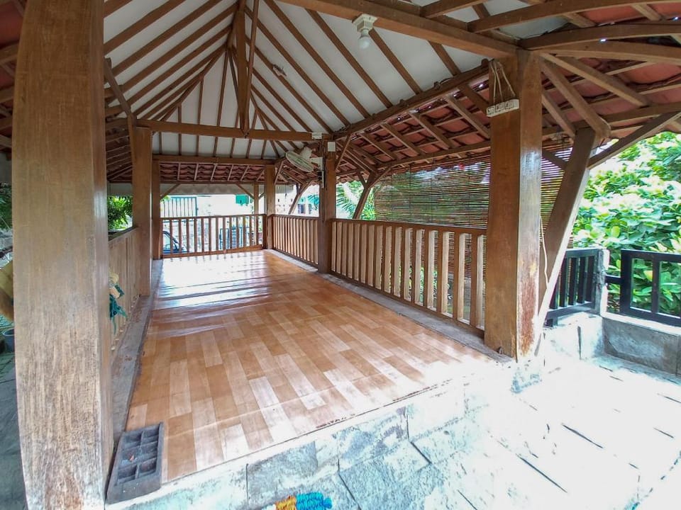 Alif House Syariah Redpartner near Taman Dayu Pandaan Hotel in East Java