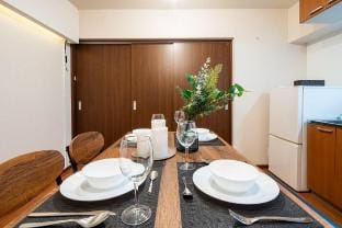 大崎駅徒歩4分の好立地！最大10名様宿泊可能！2DK物件！長期滞在もOK！201 Vacation rental in Kanagawa Prefecture