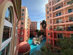 Seven Sea Condo pool access at Pattaya Jomtien Som Apartment in Pattaya City