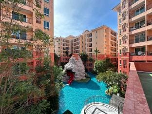 Seven Sea Condo pool access at Pattaya Jomtien Som Apartment in Pattaya City