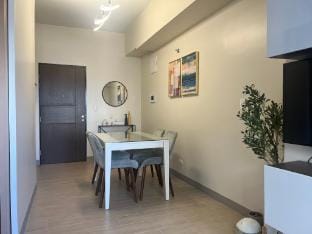 Condo Unit in Eastwood City - Serene Space Apartment in Pasig