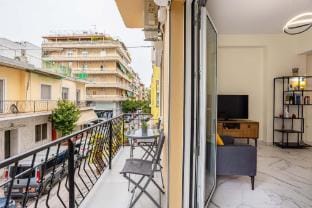 Zografou Bright Getaway - Athens City Escape Apartment in Athens