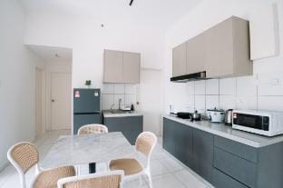 NEW The Sun 3BR 10pax Queensbay Vacation rental in Bayan Lepas