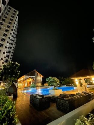 Royal Oceancrest  - Resort Condominium Unit 215B Apartment in Lapu-Lapu City