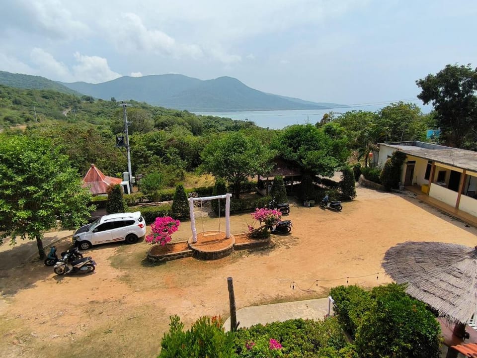 Sunrise Sea Hill Cottage Hotel in Indonesia