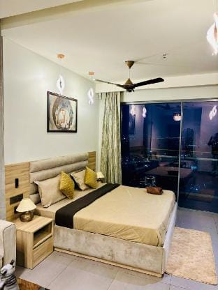 The Brown Stone- 22nd Floor City and River Facing Apartment in Noida