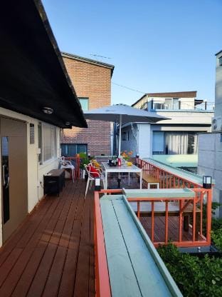 HongdaeAirportExpressyard2f弘大独栋二楼机场地铁直达3分钟步行地铁站 Vacation rental in Seoul