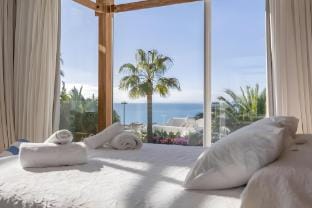 Villa Carlota 100m to beach seaview  private pool Villa in Villajoyosa