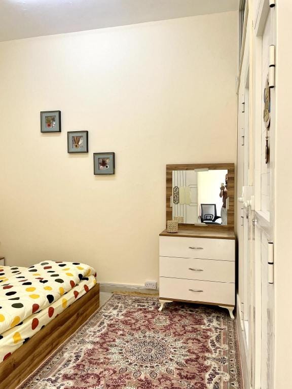 Hostalio - Metro Apartment in Dubai
