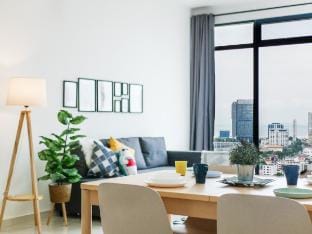 LeNa@Beacon Suite#Seaview#RoofTopPool#6pax#1CP Apartment in George Town
