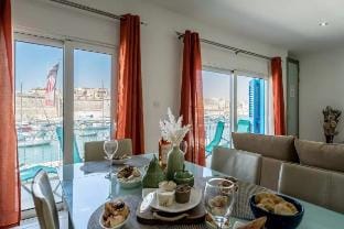 Modern apt Kalkara seafront! Apartment in Malta