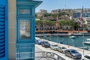 Modern apt Kalkara seafront! Apartment in Malta