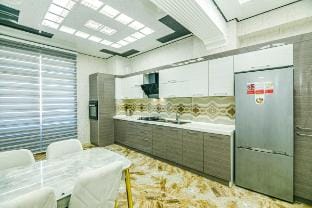 Elegant 2br/2bath in City Center Luxury Building Vacation rental in Baku