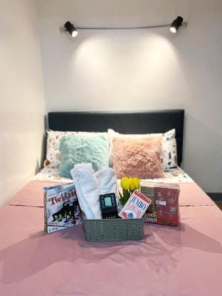 Serenity Loft, near QC's Vibrant Scene and Dining Vacation rental in Quezon City