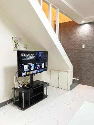 Serenity Loft, near QC's Vibrant Scene and Dining Vacation rental in Quezon City