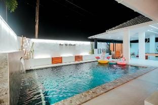 sea of clouds芭提雅现代轻奢四卧五卫近海泳池别墅 Villa in Pattaya City