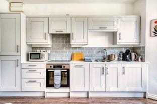 Stunning 2 Bed by the City Centre & Bute Park Apartment in Cardiff