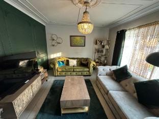 Imperial Home Apartment in London