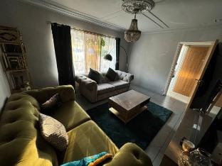 Imperial Home Apartment in London