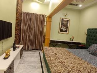 White Lotus | Corporate Business Boutique Vacation rental in Karachi