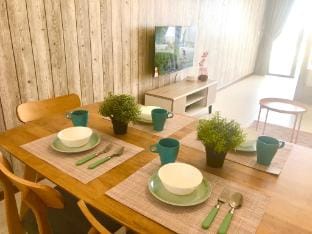2BR Netflix Seaview Sunrise Balcony Family Cozy Hs Apartment in Tanjung Bungah
