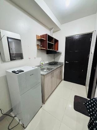 Studio room with a quiet street view  Apartment in Cebu City