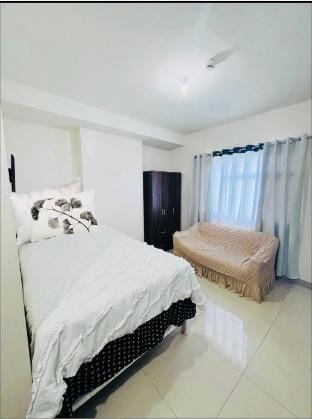 Studio room with a quiet street view  Apartment in Cebu City