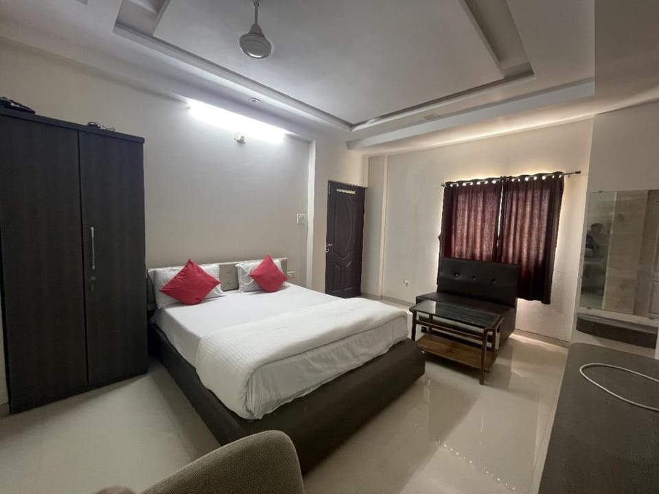 Goroomgo Narayan Executive Gujrat Hotel in Gujarat