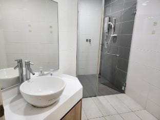 4r2b/Walk to pavilion/klcc/train/alor/many carpark Vacation rental in Federal Territory of Kuala Lumpur
