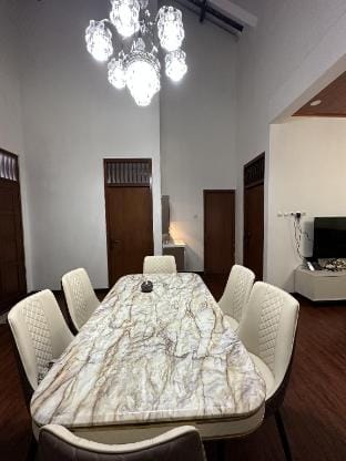 Puri Sagan: Villa Cozy di Pusat Kota Yogyakarta  Vacation rental in Yogyakarta