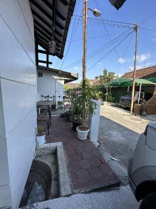 Puri Sagan: Villa Cozy di Pusat Kota Yogyakarta  Vacation rental in Yogyakarta