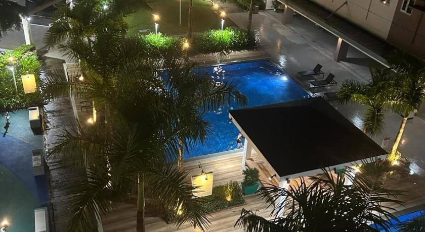 The Tropical Suite  Apartment in Calabarzon