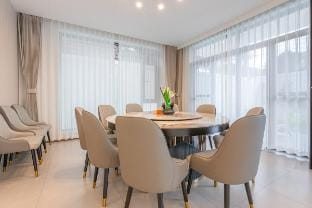 TML - Pattaya City Center Luxury Private Villa with Private Pool and KTV Villa in Pattaya City