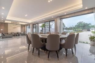 TML-pattaya 6 bedroom (swimming pool，powerful ktv) Villa in Pattaya City