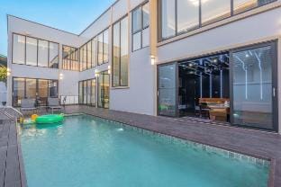 TML-Jomtien Beach 4 bedrooms  (KTV room + pool) Villa in Pattaya City