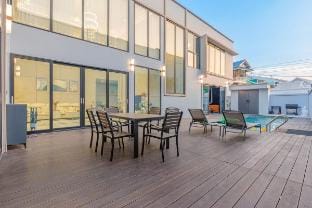 TML-Jomtien Beach 4 bedrooms  (KTV room + pool) Villa in Pattaya City
