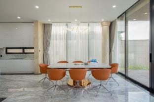 Lucky Villa,5 Bed Rooms, 4 Bathroms, Private Pool. Villa in Hoa Hai