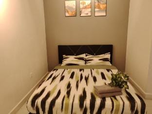 G06-9Pax, Walking to Tebrau AEON, Ikea/Toppen Mall Apartment in Johor Bahru