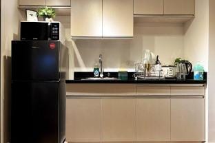Abreeza Pl • High Flr • Netflix • PS4 • 4K TV Apartment in Davao City