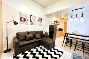 Taal View • Top Floor • 200Mbps • Netflix Apartment in Tagaytay